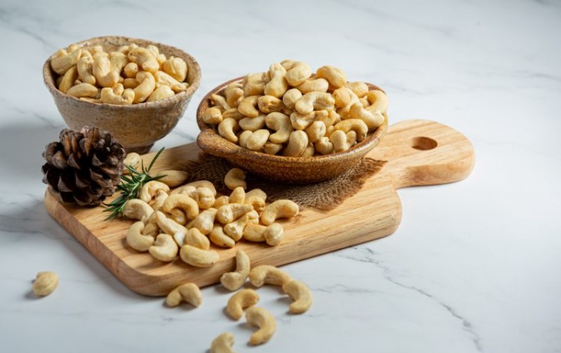 Cashews contain no fiber